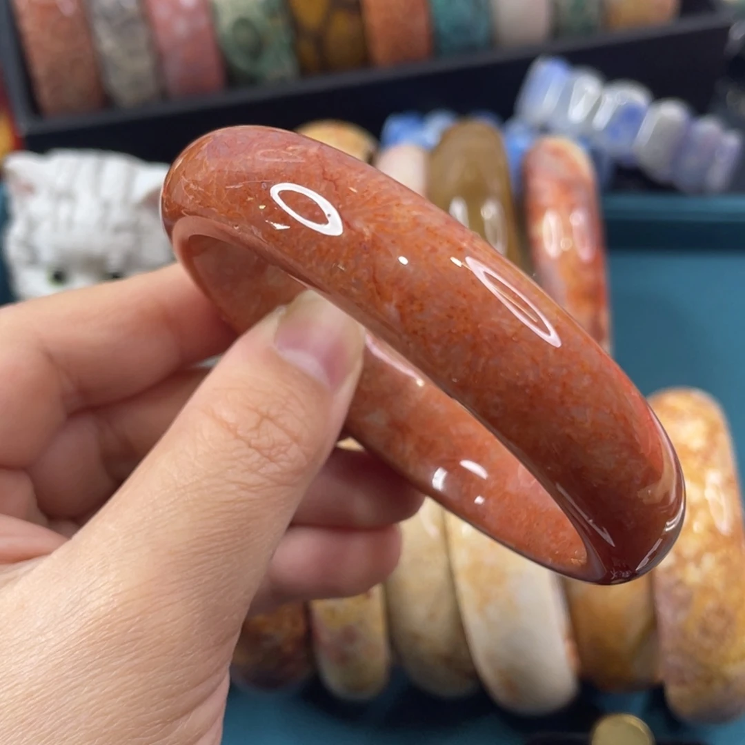 未镶嵌手镯硅化玉