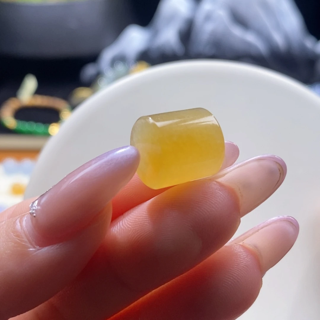 翡翠未镶嵌颈饰翡翠冰鲜黄桶珠