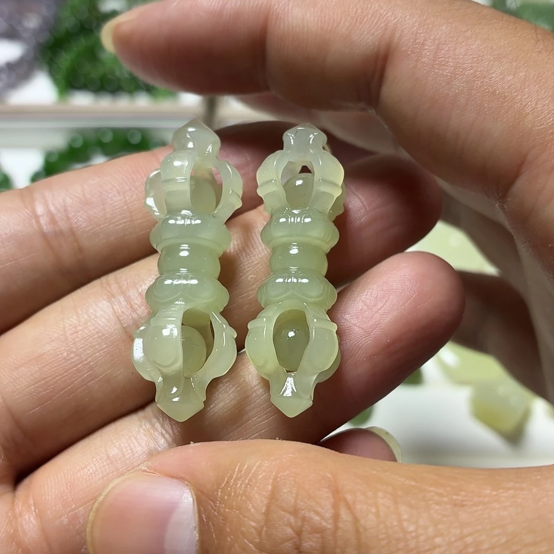 女***_颈饰未镶嵌和田玉多样性发货拍一发一