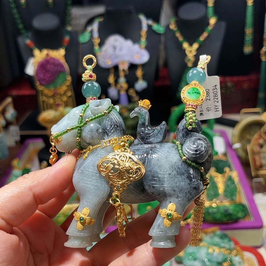 【闪购商品】翡翠吊坠(赠链)未镶嵌翡翠