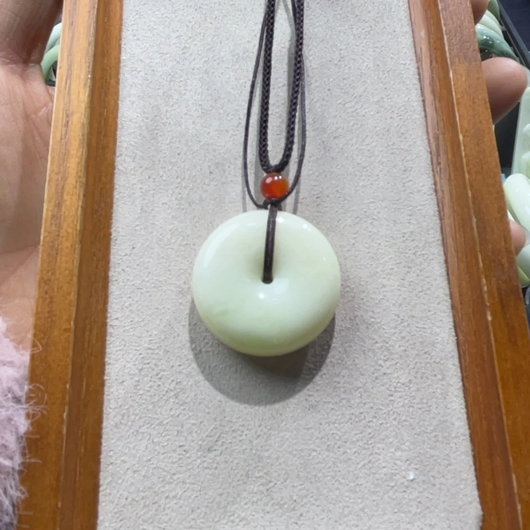 蓝田玉（蛇纹石化大理石玉）颈饰未镶嵌王*莲