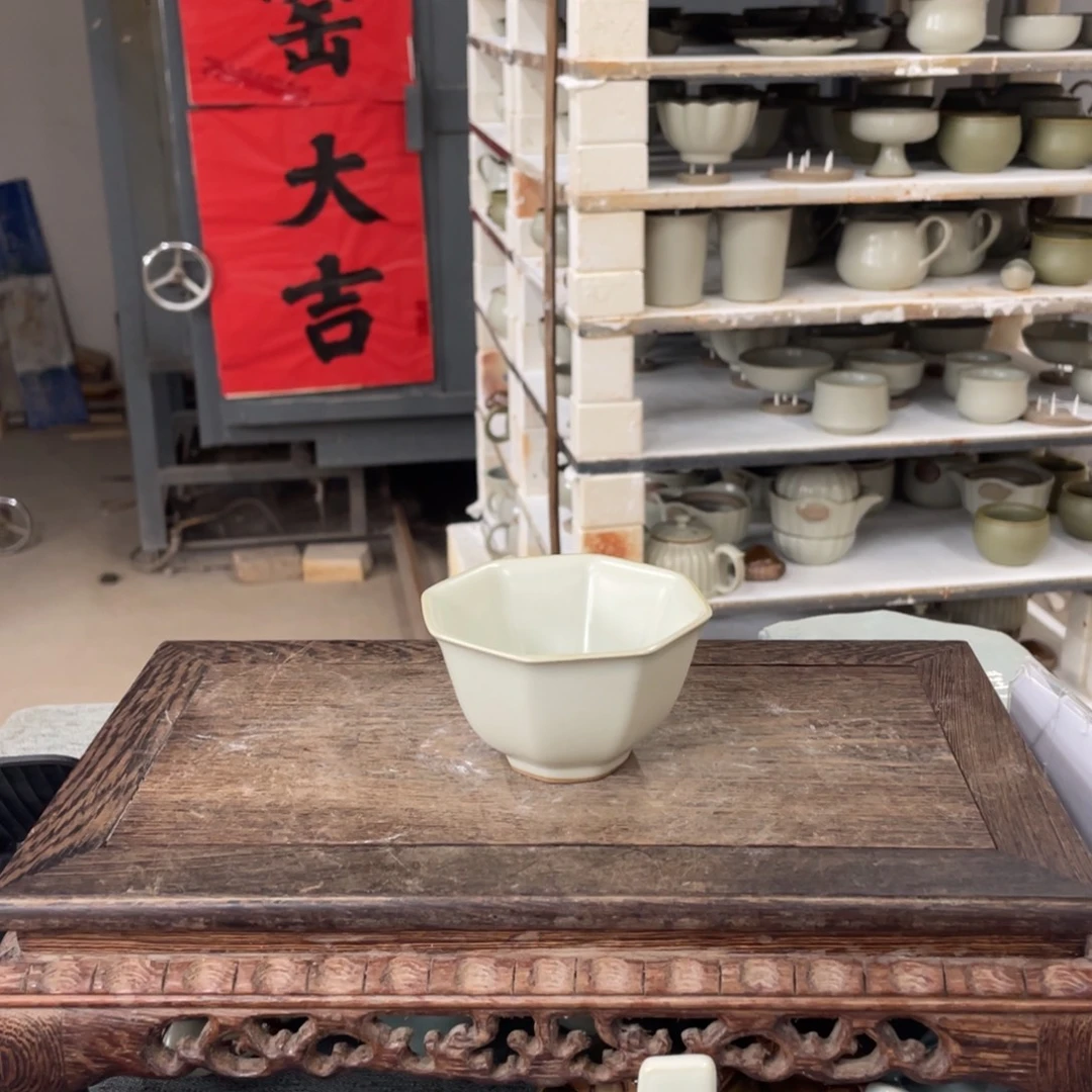 瓷片月白八方杯汝意堂