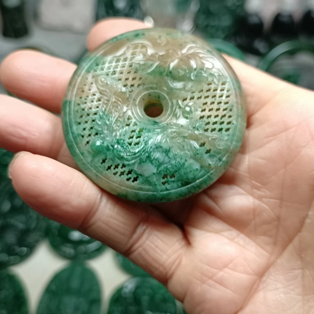 独山玉未镶嵌平安扣