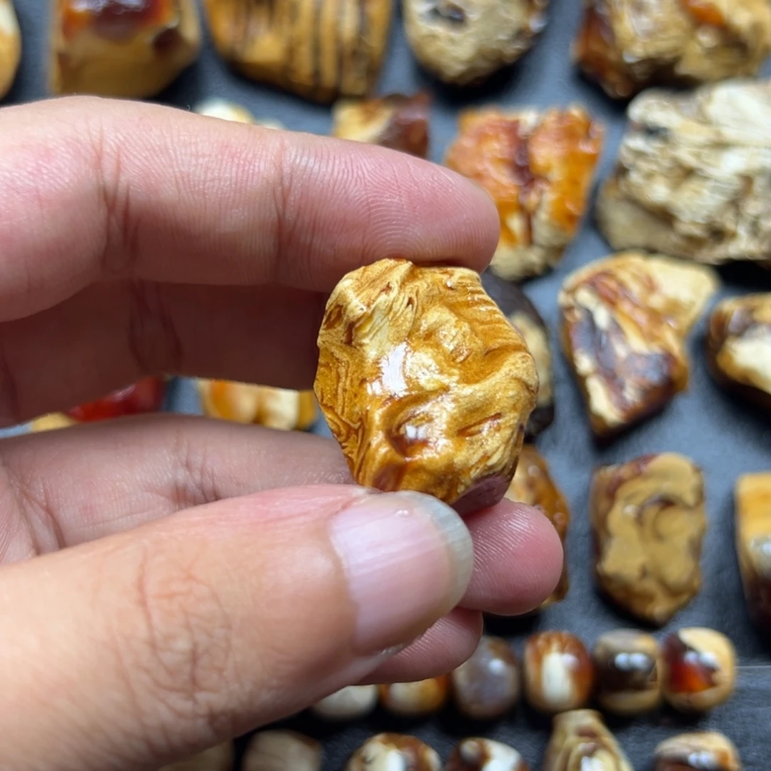 齐***康定制琥珀未镶嵌琥珀蜜蜡原石定制