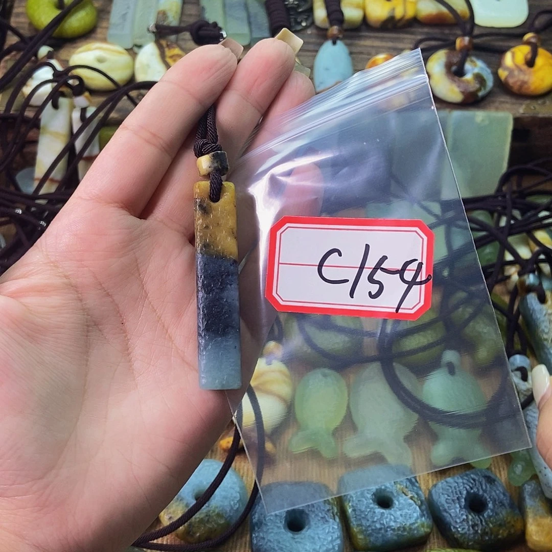 未镶嵌蛇纹石玉挂件刘**r