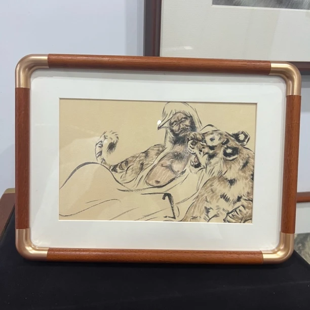 达摩伏虎A4摆台 实木相框