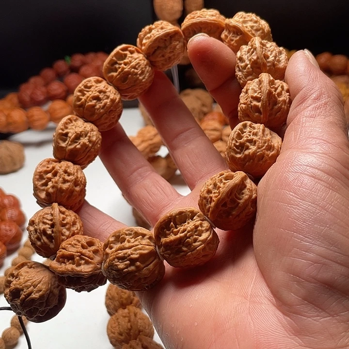 张***生小麻核桃串原皮未打底