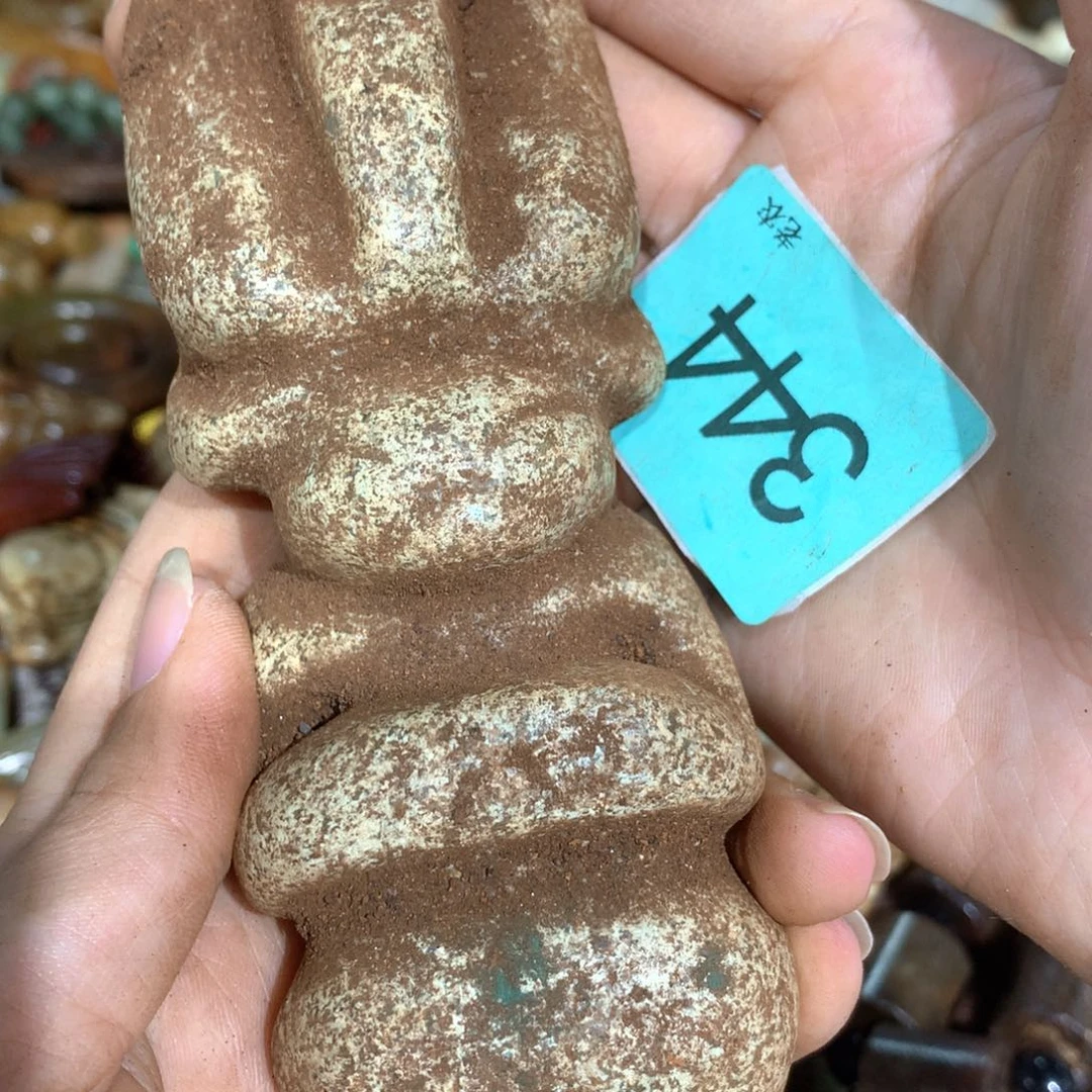 颈饰未镶嵌和田玉小**?