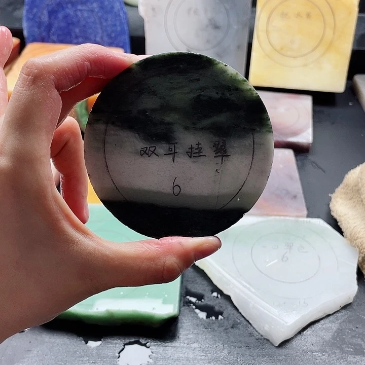 石英质玉未镶嵌手镯定制