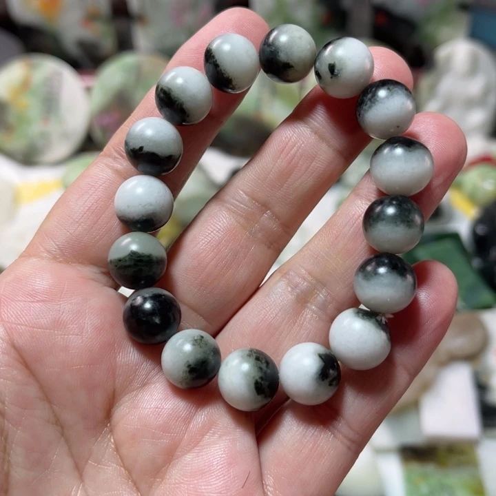 独山玉未镶嵌颈饰