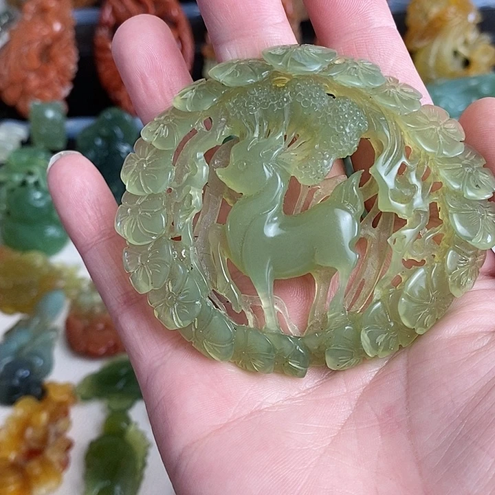 未镶嵌蛇纹石玉颈饰