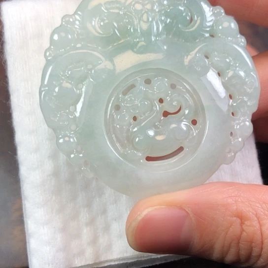 翡翠未镶嵌颈饰缅甸A货，每天下午1点半开播