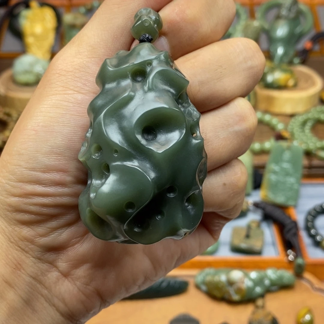 岫岩老玉（透闪石质玉）未镶嵌把件