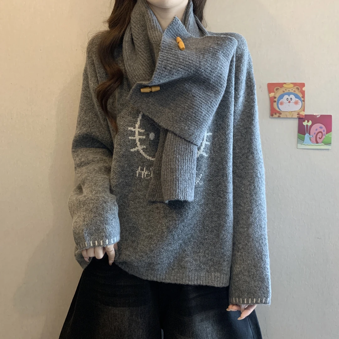kt猫刺绣牛角扣围巾圆领毛衣女冬季大码胖MM百搭慵懒风显瘦针织衫