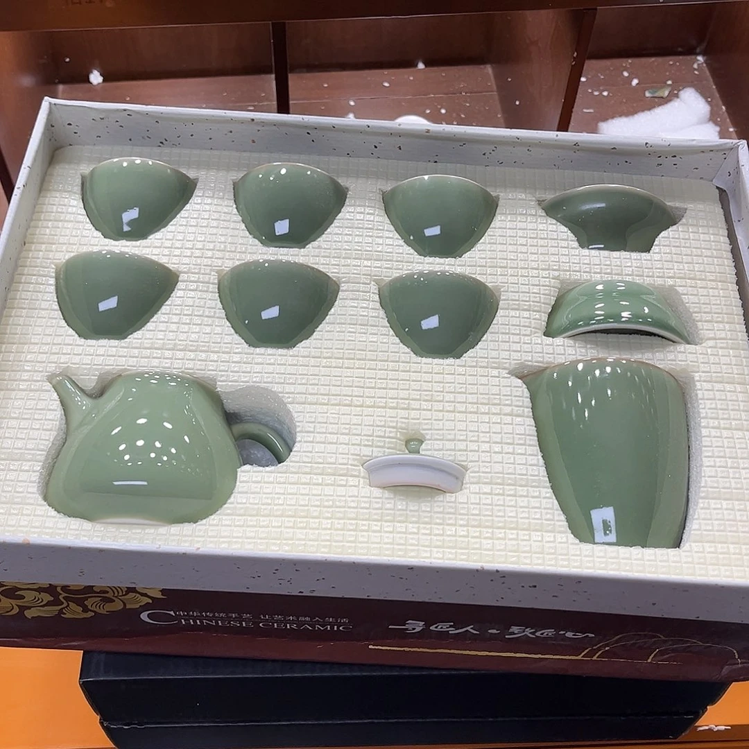孤品茶具套装等。