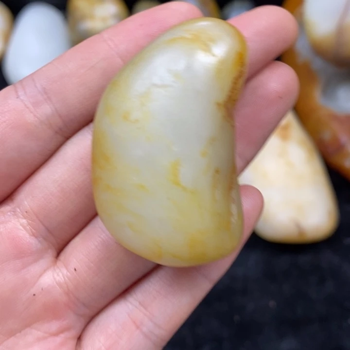 未镶嵌和田玉（糖玉）挂件