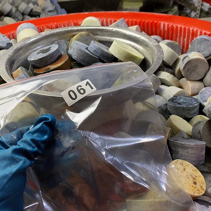 蛇纹石玉珠宝半成品未镶嵌海*