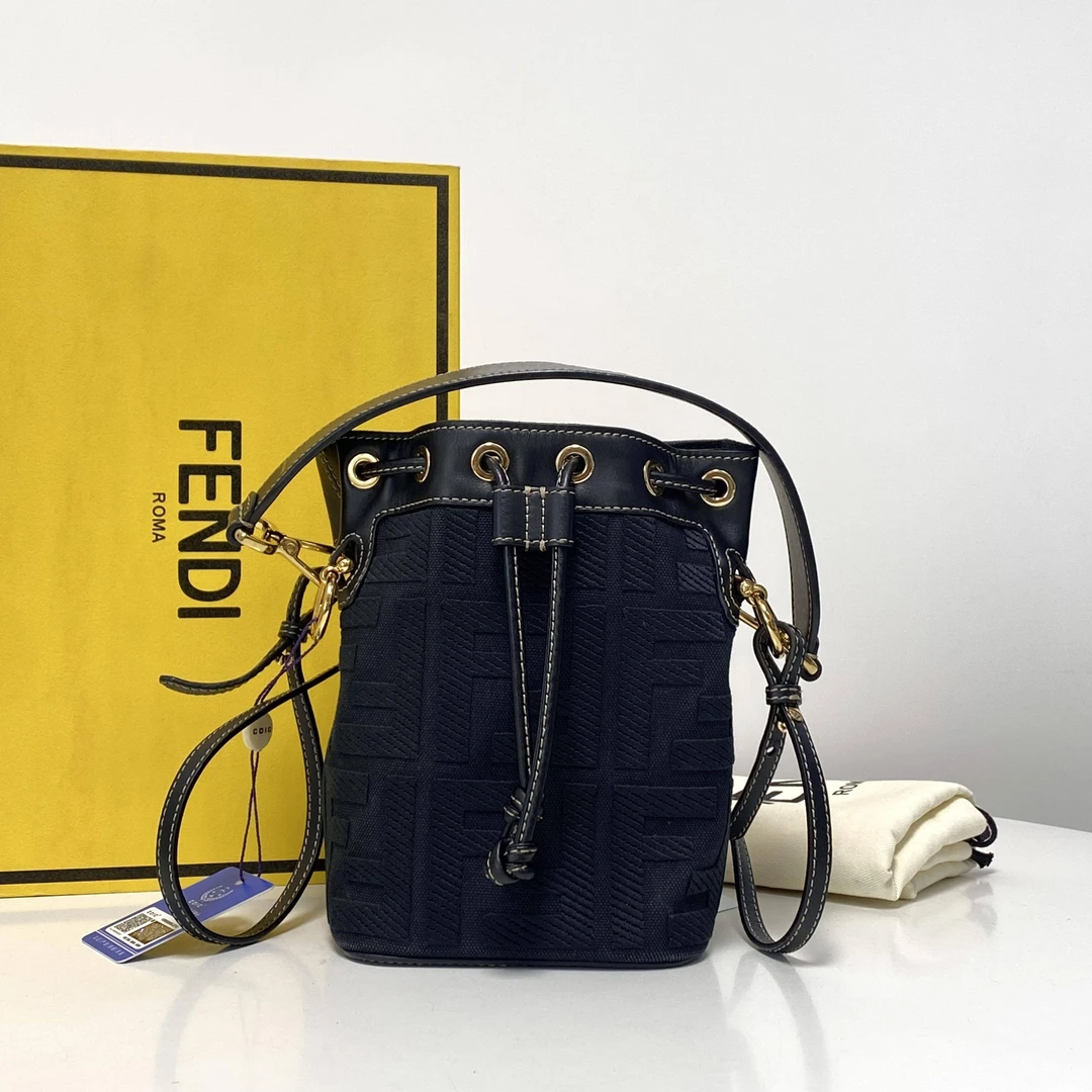 胖虎佳佳/芬迪/95新/公价0/箱包/斜挎包/312501200230