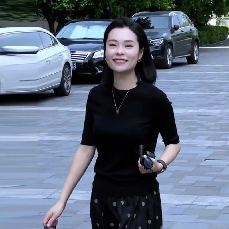 时尚高级感短袖T恤女夏季新款修身显瘦针织衫黑色百搭休闲上衣潮