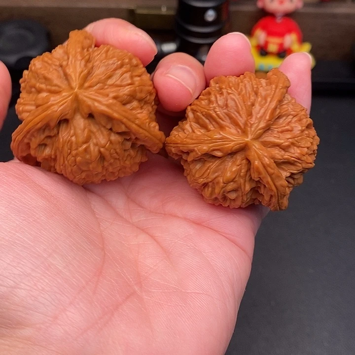 用***3文玩核桃把件白奔