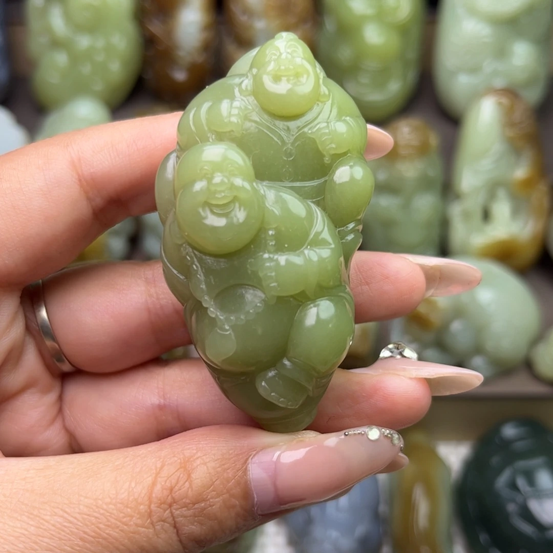 和田玉未镶嵌把件