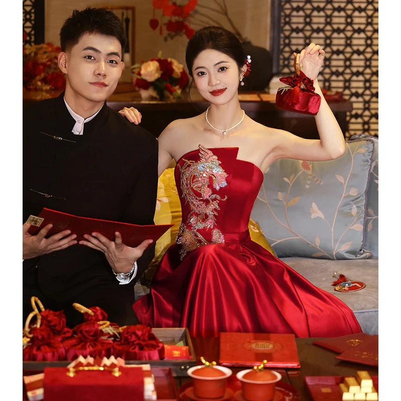 敬酒服新娘2025新款酒红色订婚礼服连衣裙结婚高级感轻奢中式抹胸