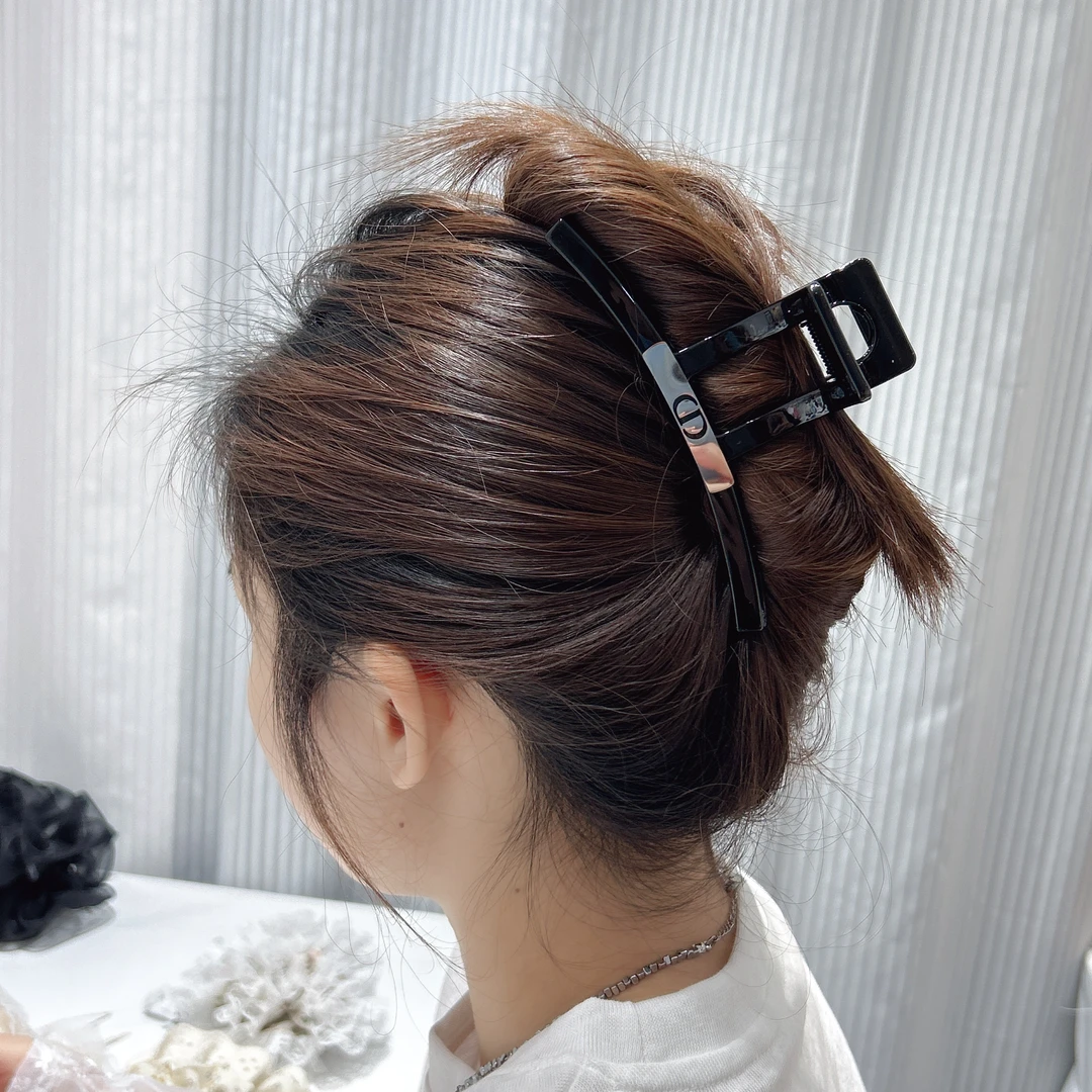 (陈陈家发饰） 热卖高品质钛钢CD字母大号13公分抓夹盘发夹子新品