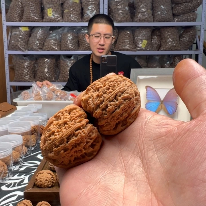 文玩核桃吊坠凹底南疆