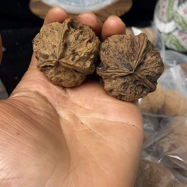 文玩核桃把件云南铁核桃基地53