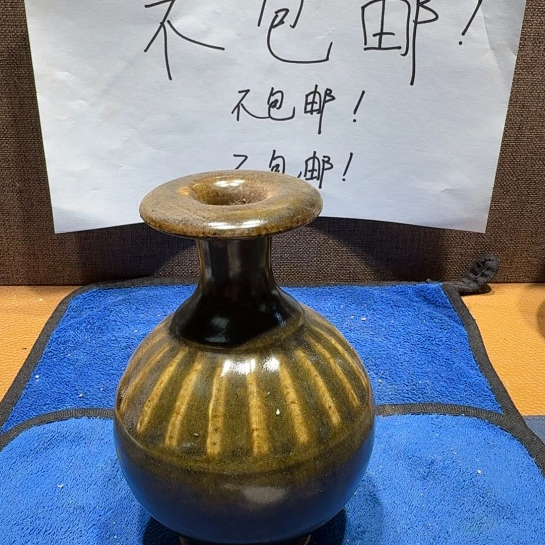 陶其他漂亮的小瓷瓶子