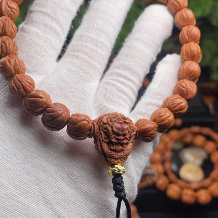 代***长桃核吊坠玉龙脊手持