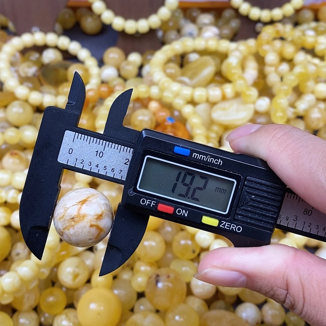 蜜蜡未镶嵌珠宝奇石19.2