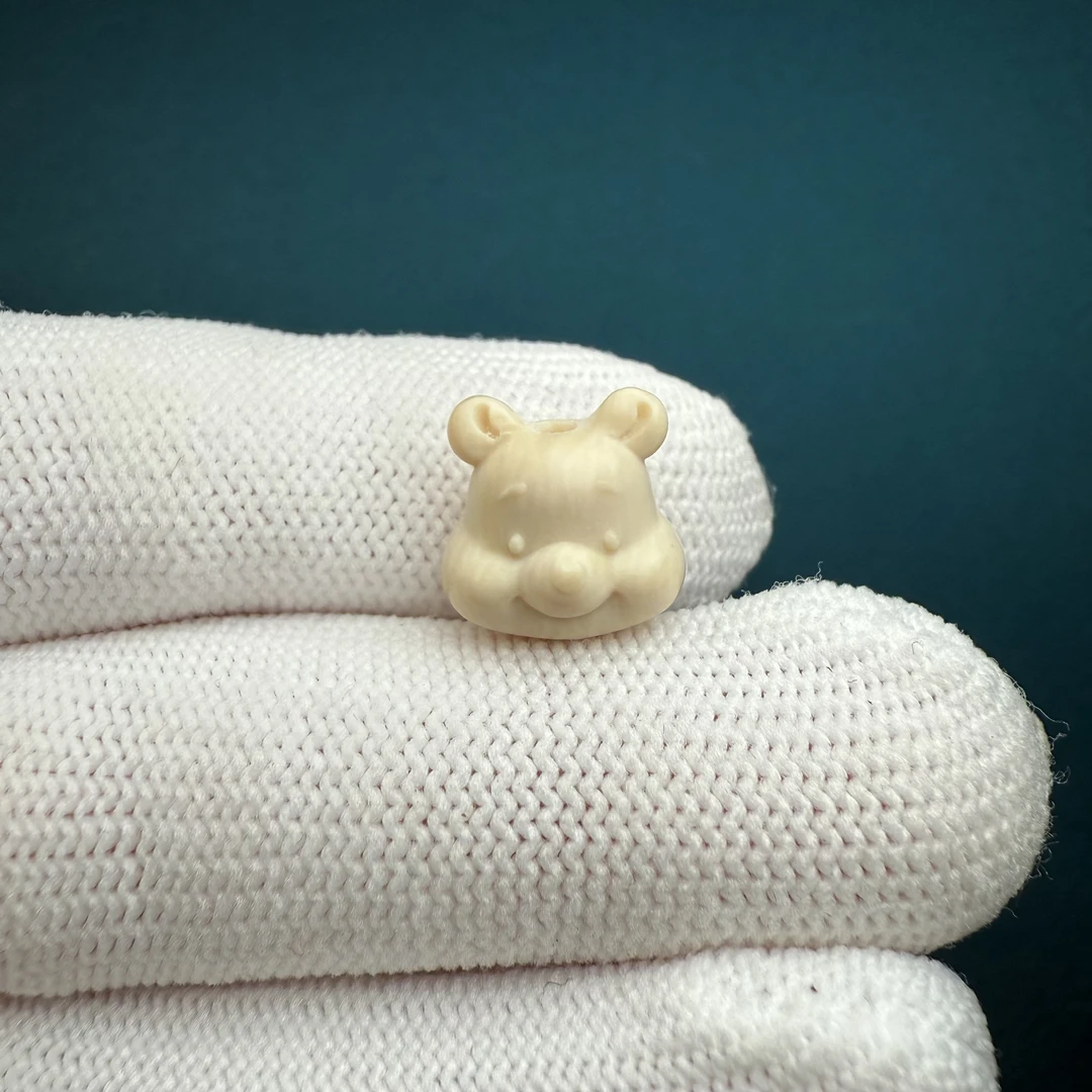 J8610【瑕疵】天然猛犸 雕刻配饰约11.6*11.5mm一物一图假一罚十