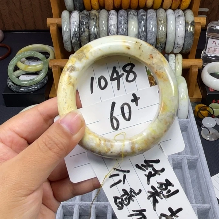 蛇纹石玉未镶嵌手镯面包镯 有瑕 不退不换