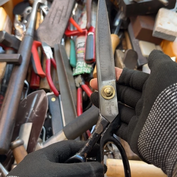 鳄***带五金工具制造工艺