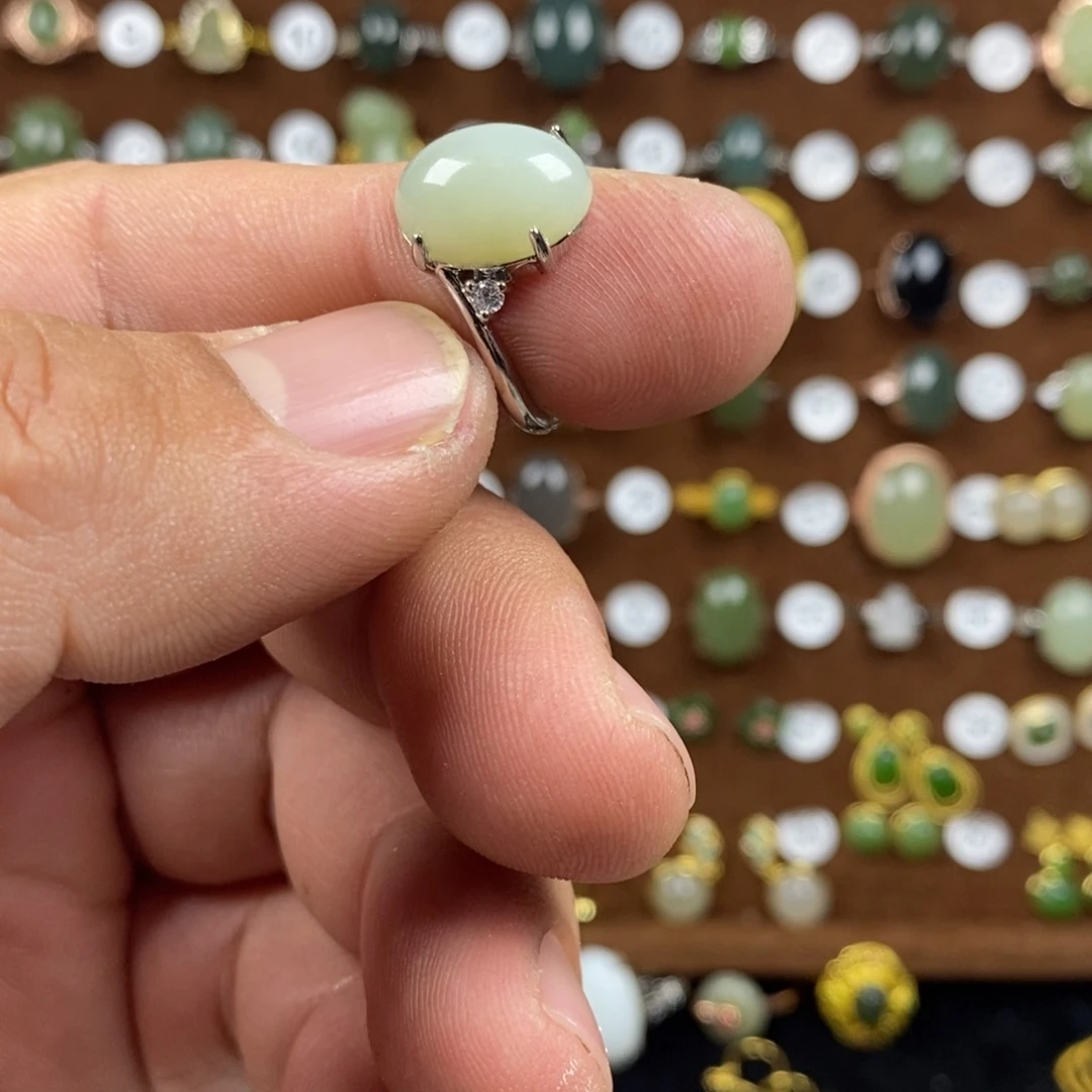 和田玉（青白玉）戒指合金