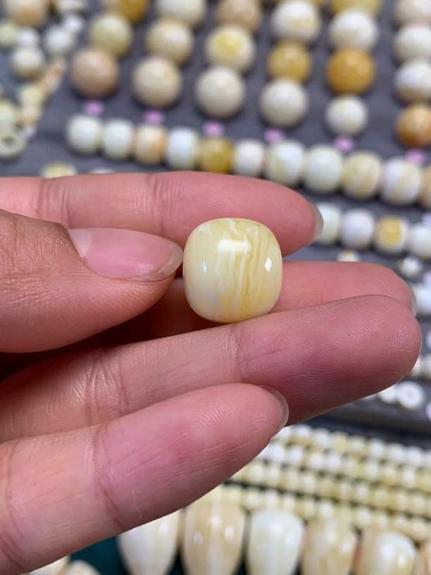 天然原矿满蜜蜡虎皮老型14.2*13.2mm（误差0.1mm）