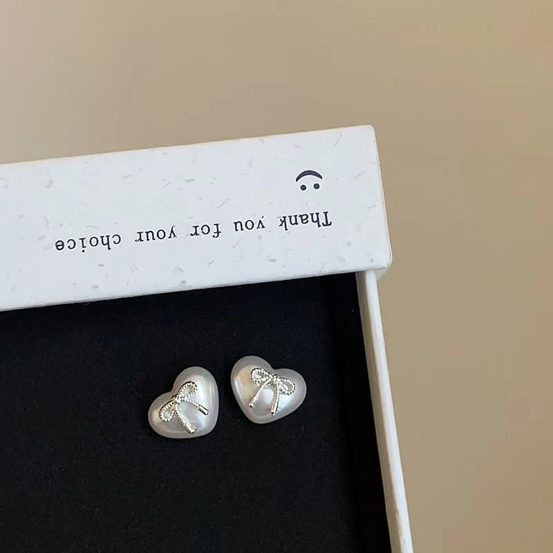 黄铜仿珍珠耳饰 合金耳饰 爱心珍珠蝴蝶素款法式复古耳钉