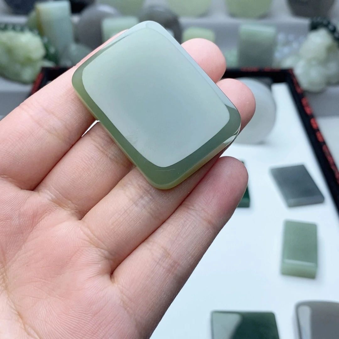 和田玉颈饰未镶嵌凹****兽