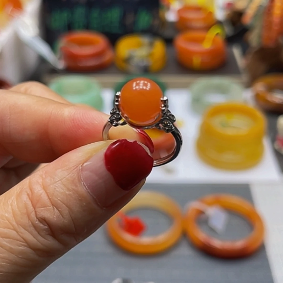【闪购商品】石英质玉（黄龙玉）未镶嵌手镯