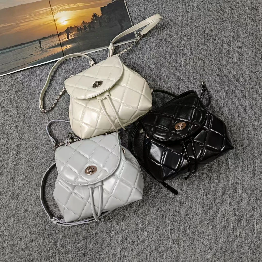 3120余小鱼 三色双肩韩版休闲百搭洋气时尚包包