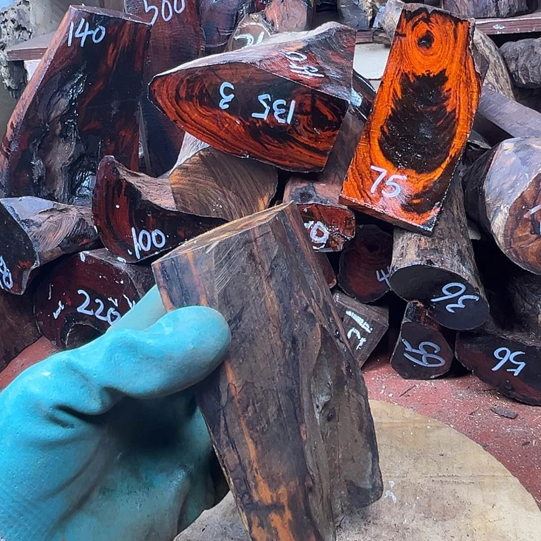 用***3交趾黄檀（大红酸枝）