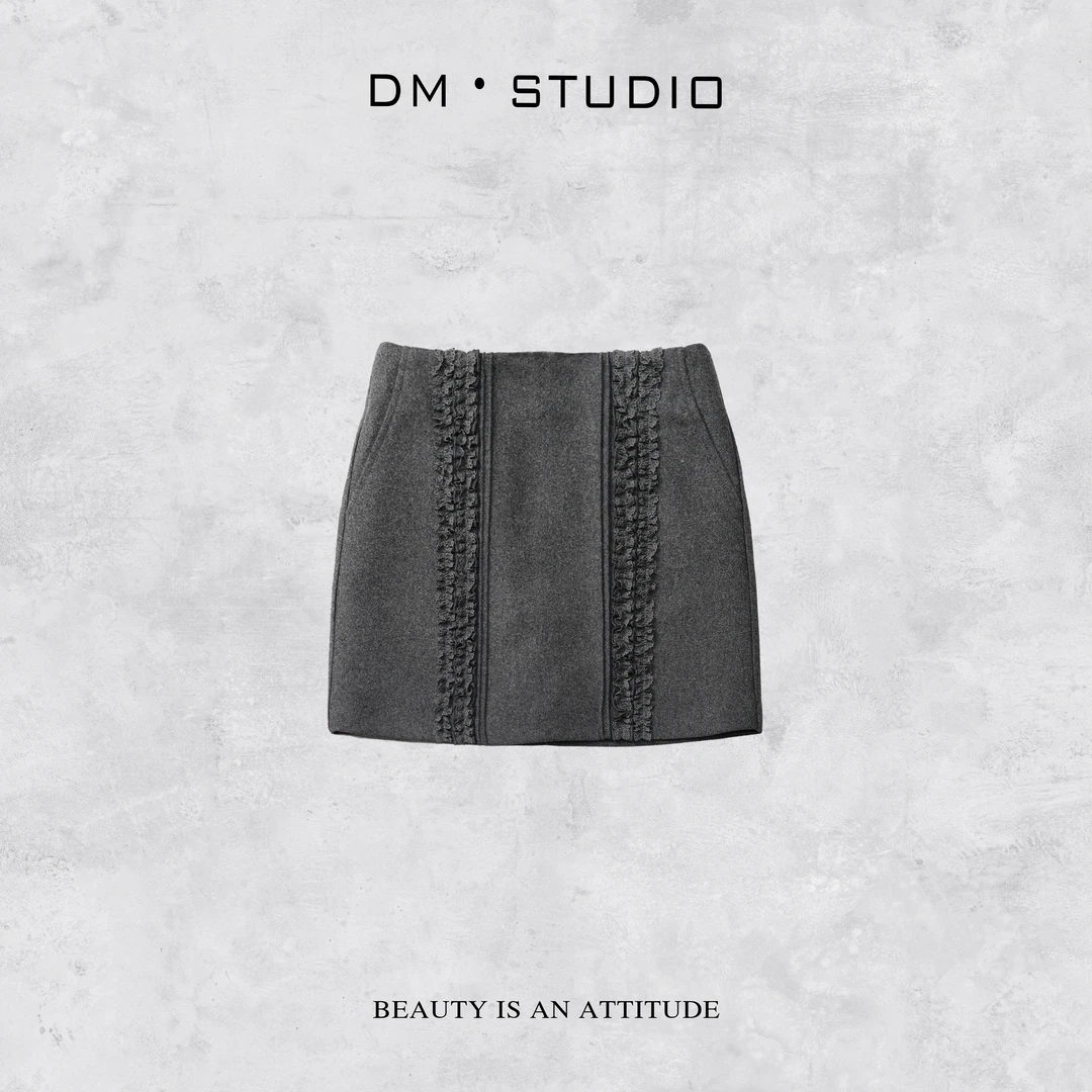 DEDM-DM•STUDIO/羊毛混纺气质显瘦精致时尚蕾丝A字短裙（226523）