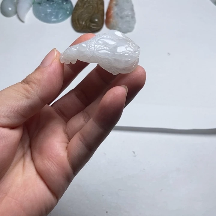 翡翠未镶嵌颈饰金蟾12