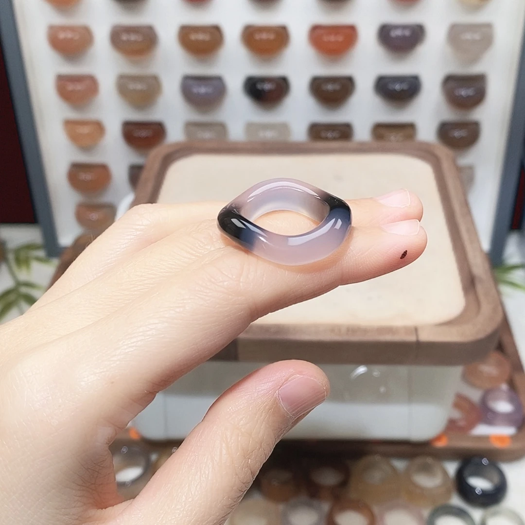 李***i玛瑙/玉髓未镶嵌戒指港17