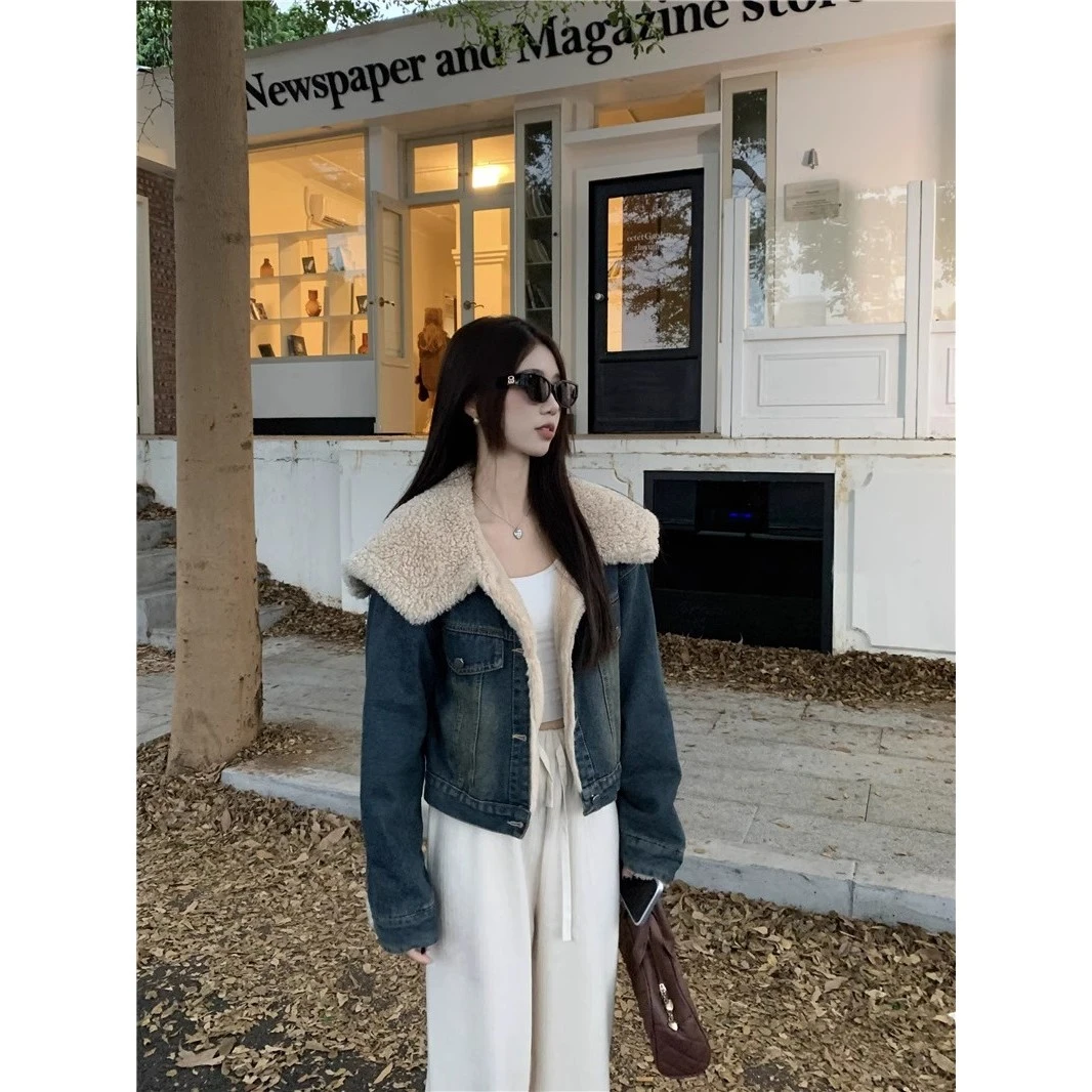 加绒加厚牛仔外套女秋冬季2024新款韩版宽松设计感大翻领短款上衣