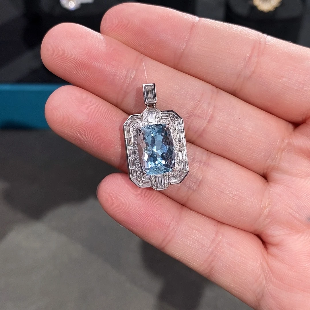18K金镶嵌颈饰海蓝宝石吉尔德圣玛利亚5.76ct