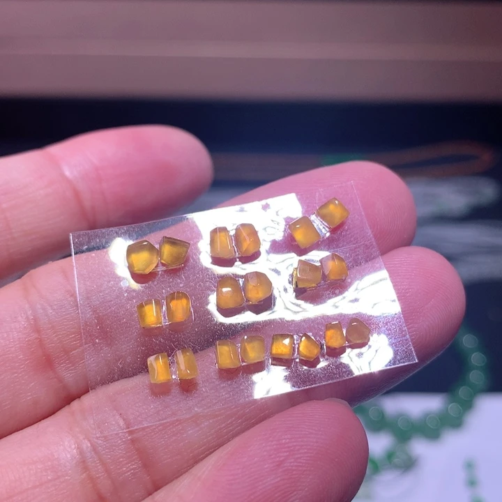 裸石翡翠冰种黄翡