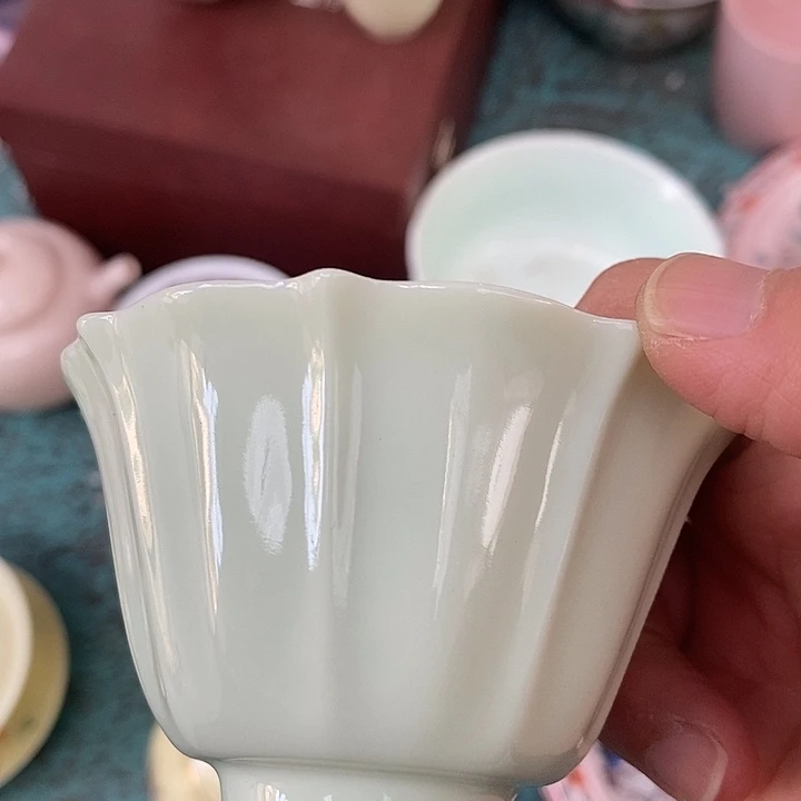 摆件陶瓷绿稀土莲花口杯