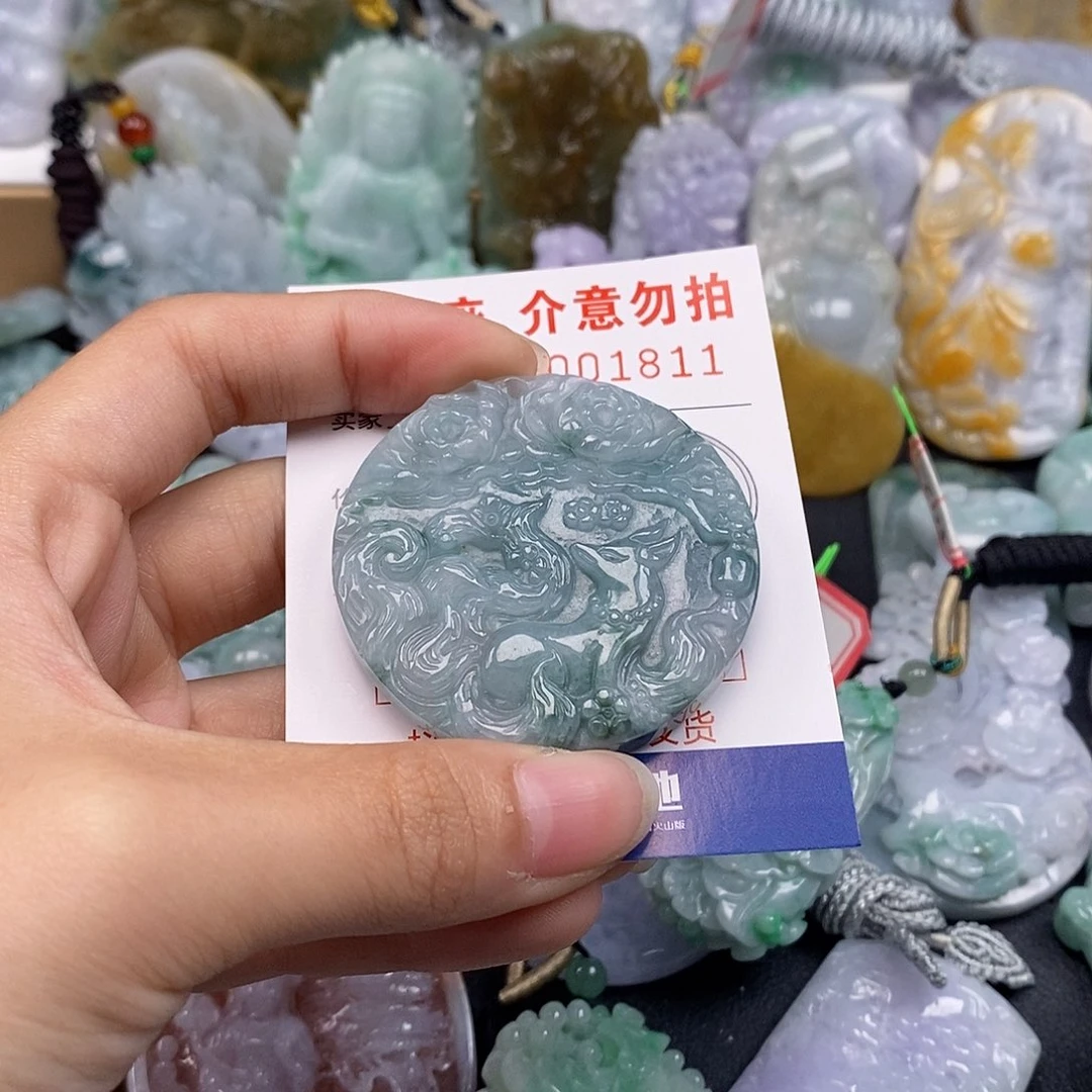 吊坠(不含链)未镶嵌翡翠